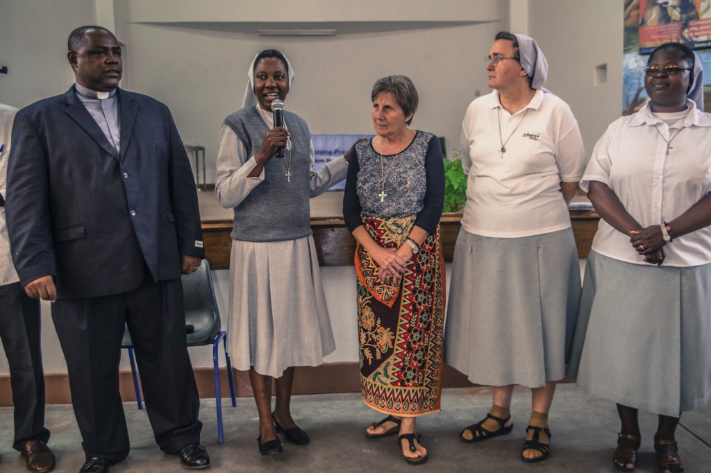 Irmã Giustina foi recebida por missionários da Igreja Católica em Moçambique, na África.