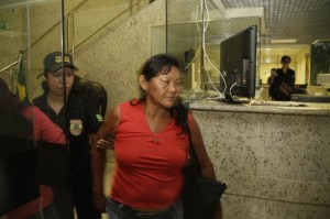 Segundo advogado, mulher acusada é inocente (Foto: Alberto César Araújo) 
