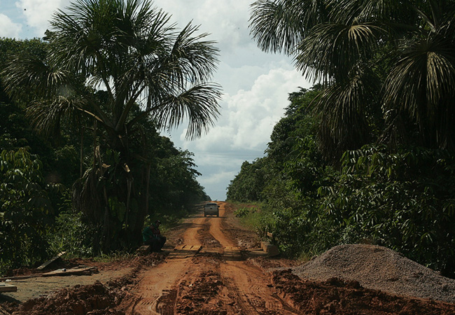 O acesso a aldeia Juma pela rodovia Transamazônica (Foto:  Odair Leal/AR)