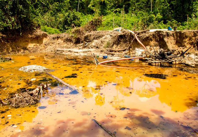 Degradação ambiental na reserva Yanomami em 2013. (Foto: Guilherme Ggnipper/Funai)