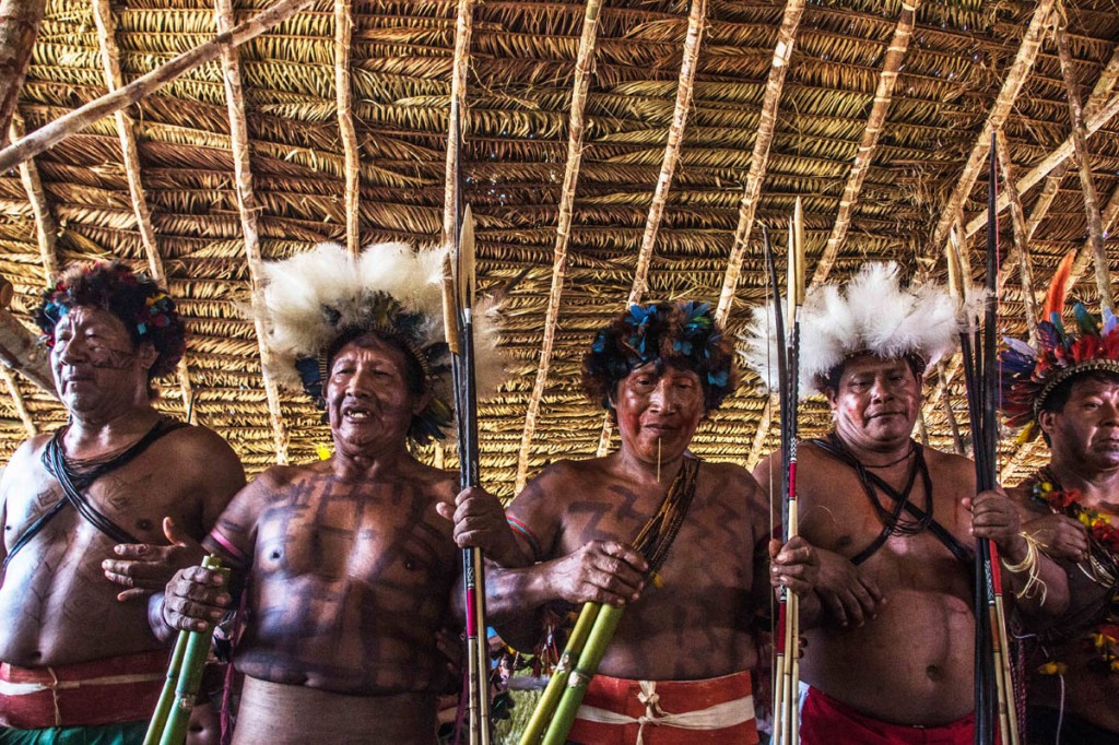 Os guerreiros Cinta Larga lutam contra a  extinção do povo (Foto: Marcela Bonfim/AmReal)