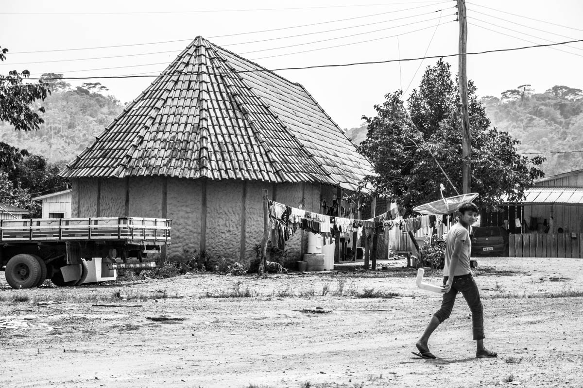 Na aldeia Roosevelt, o povo Cinta Larga espera vencer a barreira do preconceito (Foto: Marcela Bonfim/AmReal) 