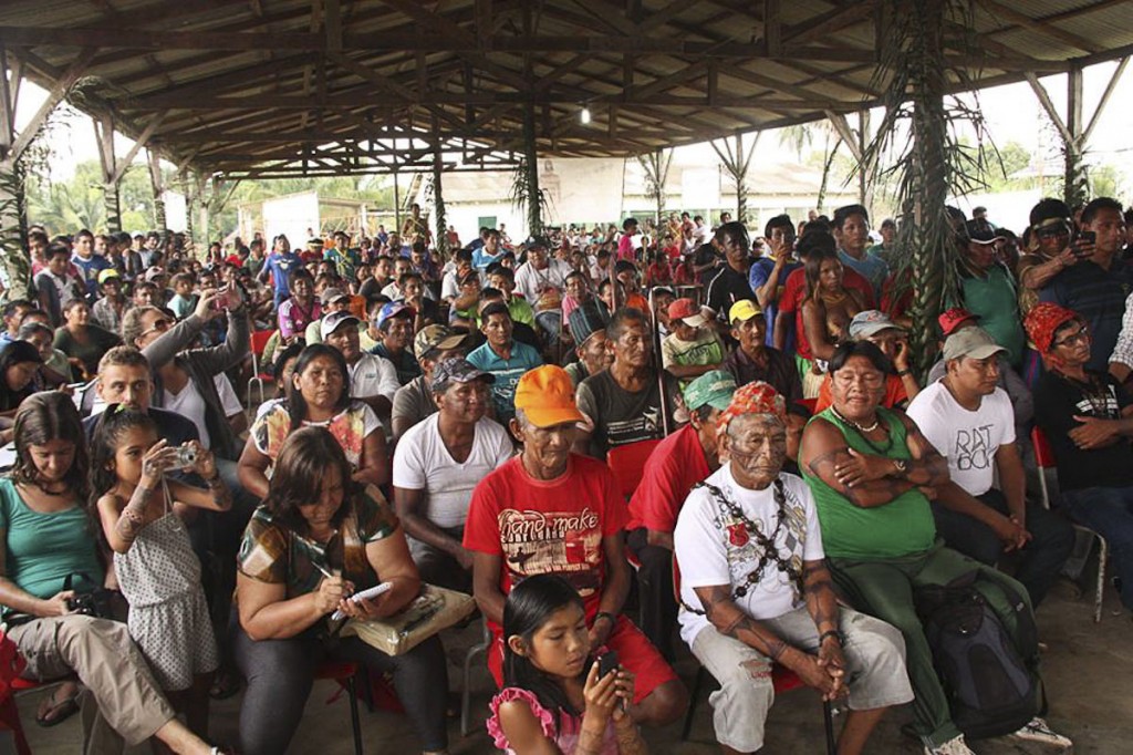 Indígenas Munduruku reúnem-se para discutir a situação de seu território. (Foto: Murilo Hildebrando de Abreu/MPF-PA)