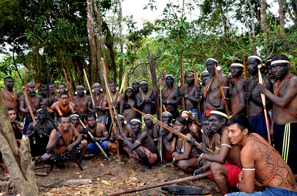 Indígenas Matís se preparando para ocupar a Funai. (Foto: Aima)