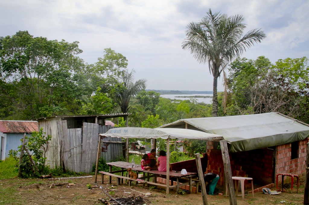 População tradicional da comunidade do Livramento, na reserva do Tupé. (Foto: Alberto César Araújo/Amazônia Real) 