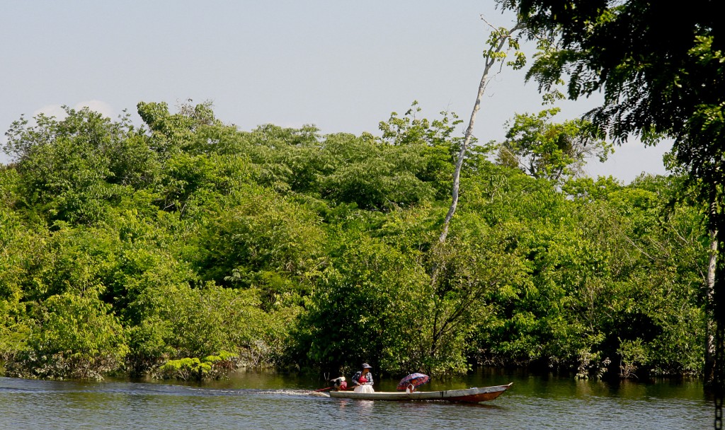 A pesca é o meio de subsistência da população. (Foto: Alberto César Araújo/Amazônia Real)