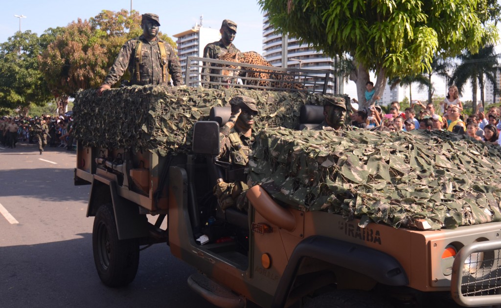 Desfile militar do Dia 7 de Setembo na Praia da Ponta Negra, zona oeste de Manaus (Foto: CMA/2015)