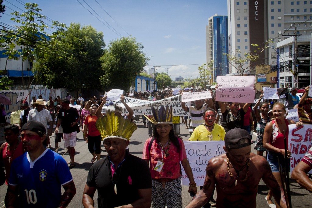 Protesto nas ruas de Manaus (Foto: Alberto César Araújo/Amazônia Real)