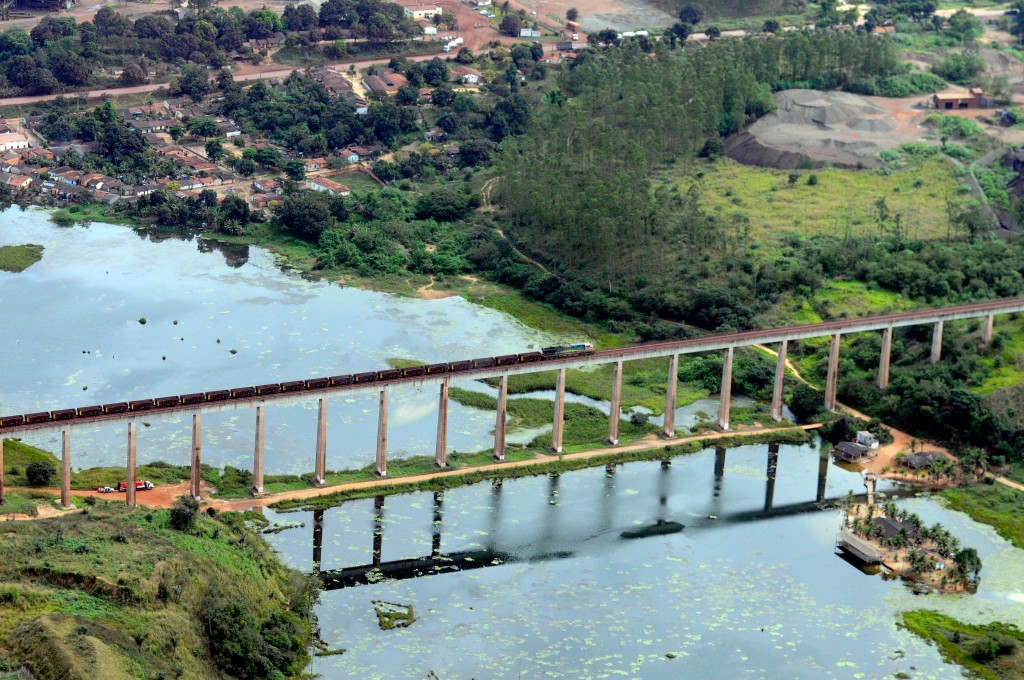 Estrada de Ferro de Carajá em Açailândia (Foto: Ismar Ingber/Greenpeace Tyba)