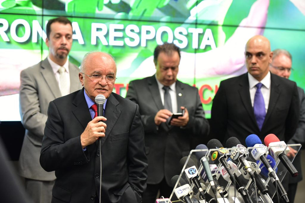 O governador do Amazonas, José Melo, anunciou um conjunto de medidas ao lado do ministro da Justiça, Alexandre Moraes (Foto:Bruno Zanardo/Secom)