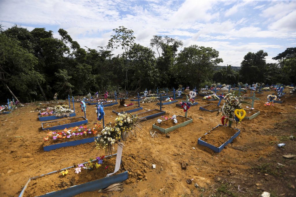 Cemitério Parque Tarumã, onde estão enterrados os dententos mortos no massacre do Compaj (Marcelo Camargo/ABr)