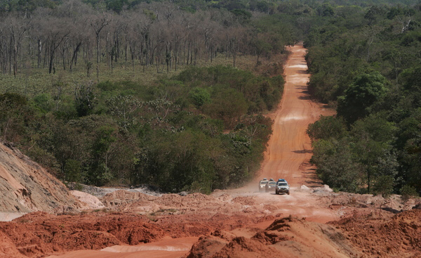 A BR-163 na região de Castelo dos Sonhos no Pará (Foto: Daniel Beltra/Greenpeace)