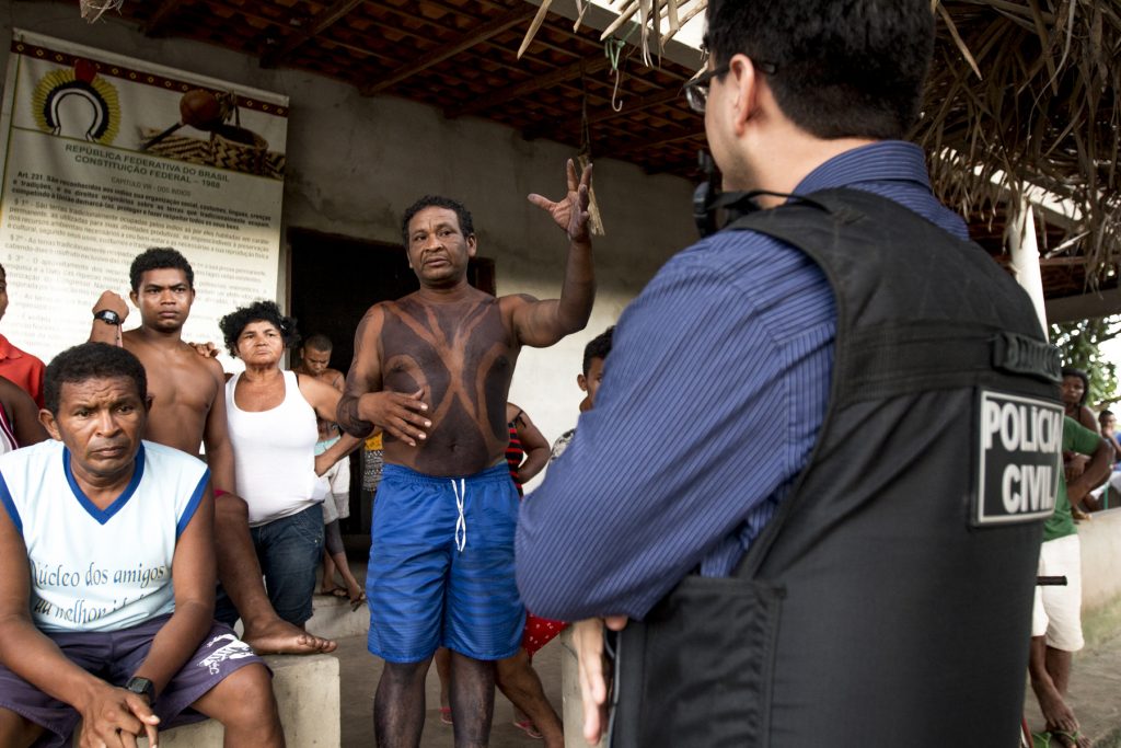 Polícia Civil foi à aldeia Cajueiro Piraí nesta segunda-feira (Foto: Ana Mendes/CIMI)