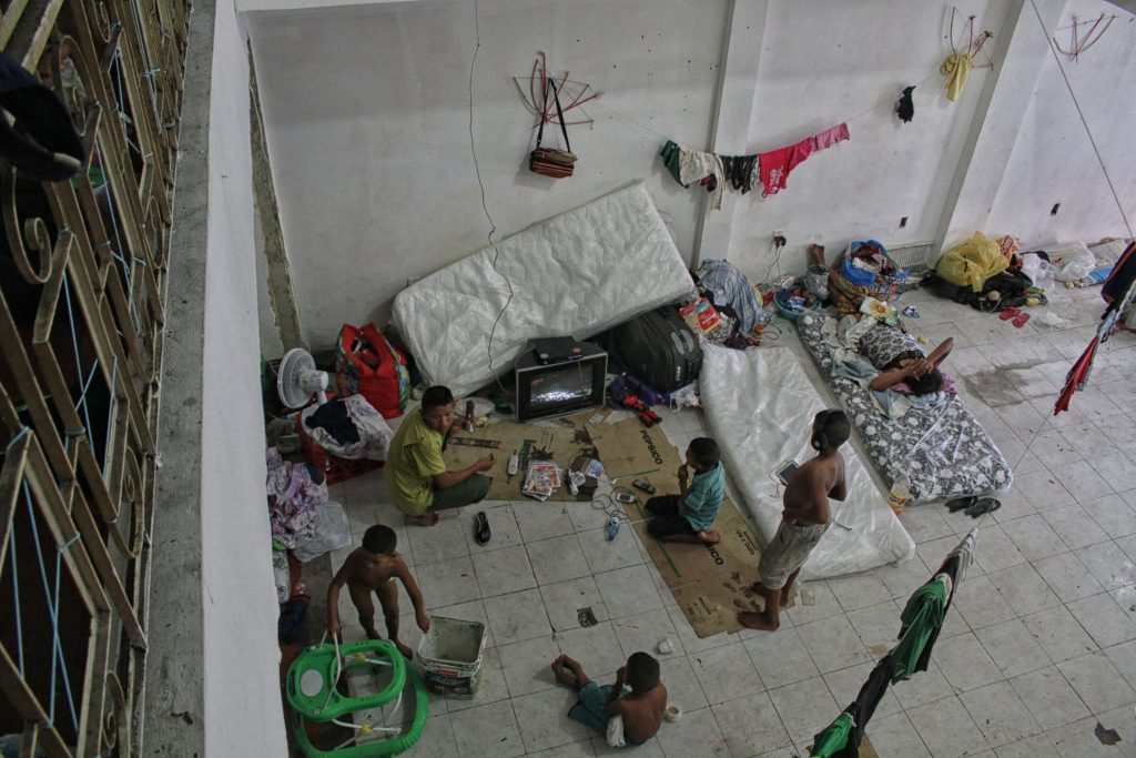 Índios Warao moram em prédio alugado pelas Cáritas (Foto: Alberto César Araújo/Amazônia Real)