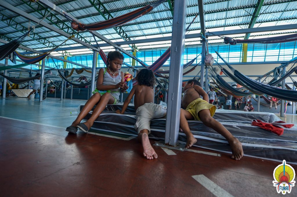 No abrigo de Manaus, governo fez um redário para os índios Warao (Foto: Mário Vilela/Funai)