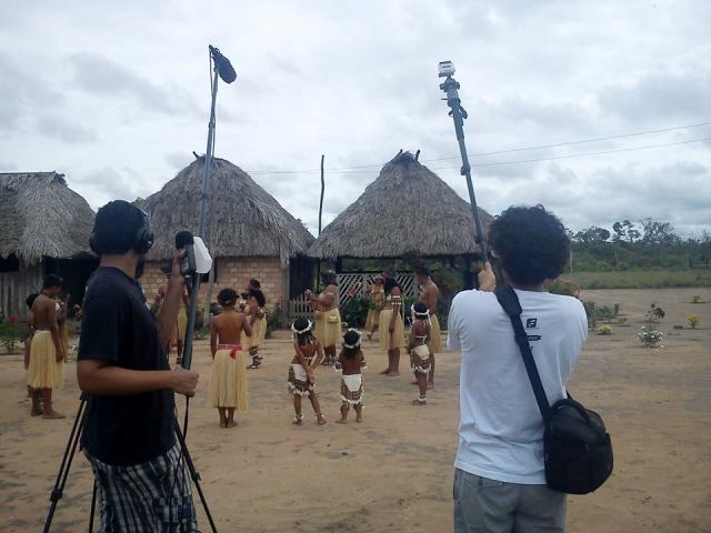 Grupo de dança dos índios wapichanas (RR) se apresentam para equipe. Foto: Divulgação