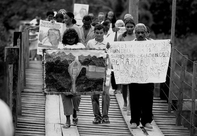 Durante o velório, manifestantes perdiram Justiça em Anapu
