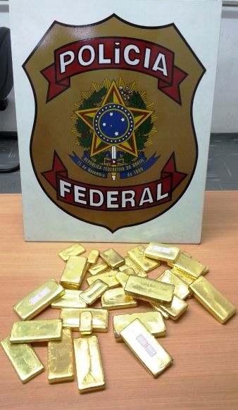 Barras em lingote de ouro apreendidas em 2014 (Foto: Polícia Federal) 