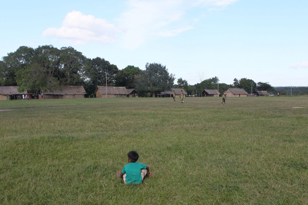 Campo de futebol dos índios Sateré-Mawé (