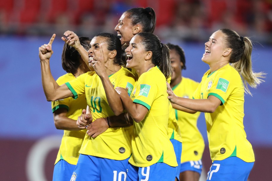 A Seleção Brasileira Feminina busca a glória na nona Copa do Mundo Feminina  da FIFA consecutiva com a despedida de Marta –