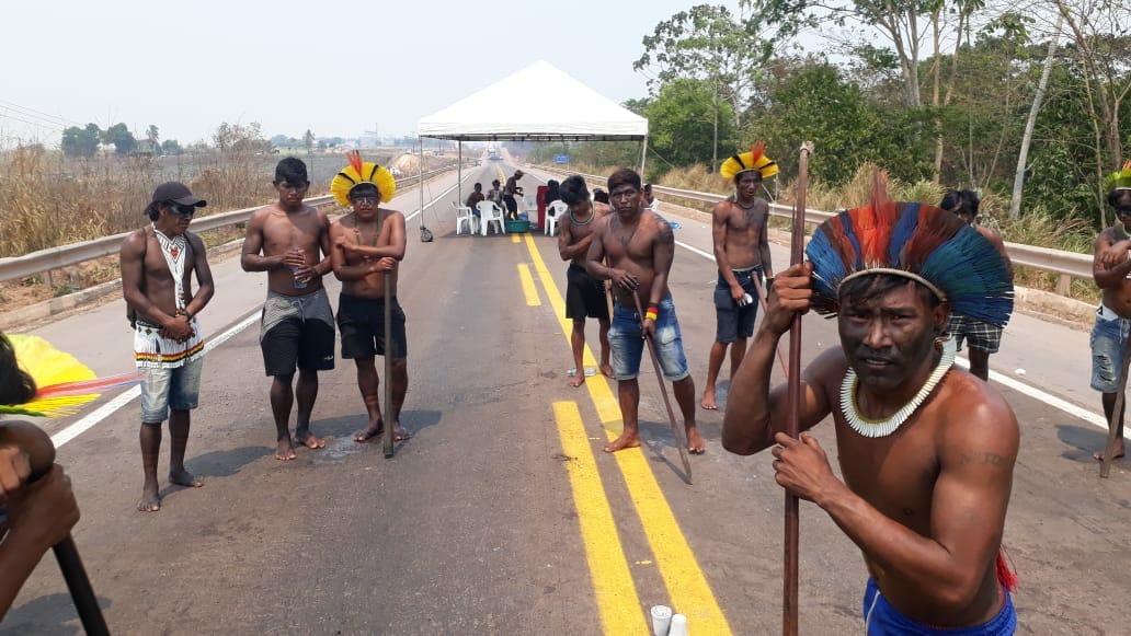 Indígenas Kayapó querem dialogar com o governo federal e mantêm o protesto na BR-163
