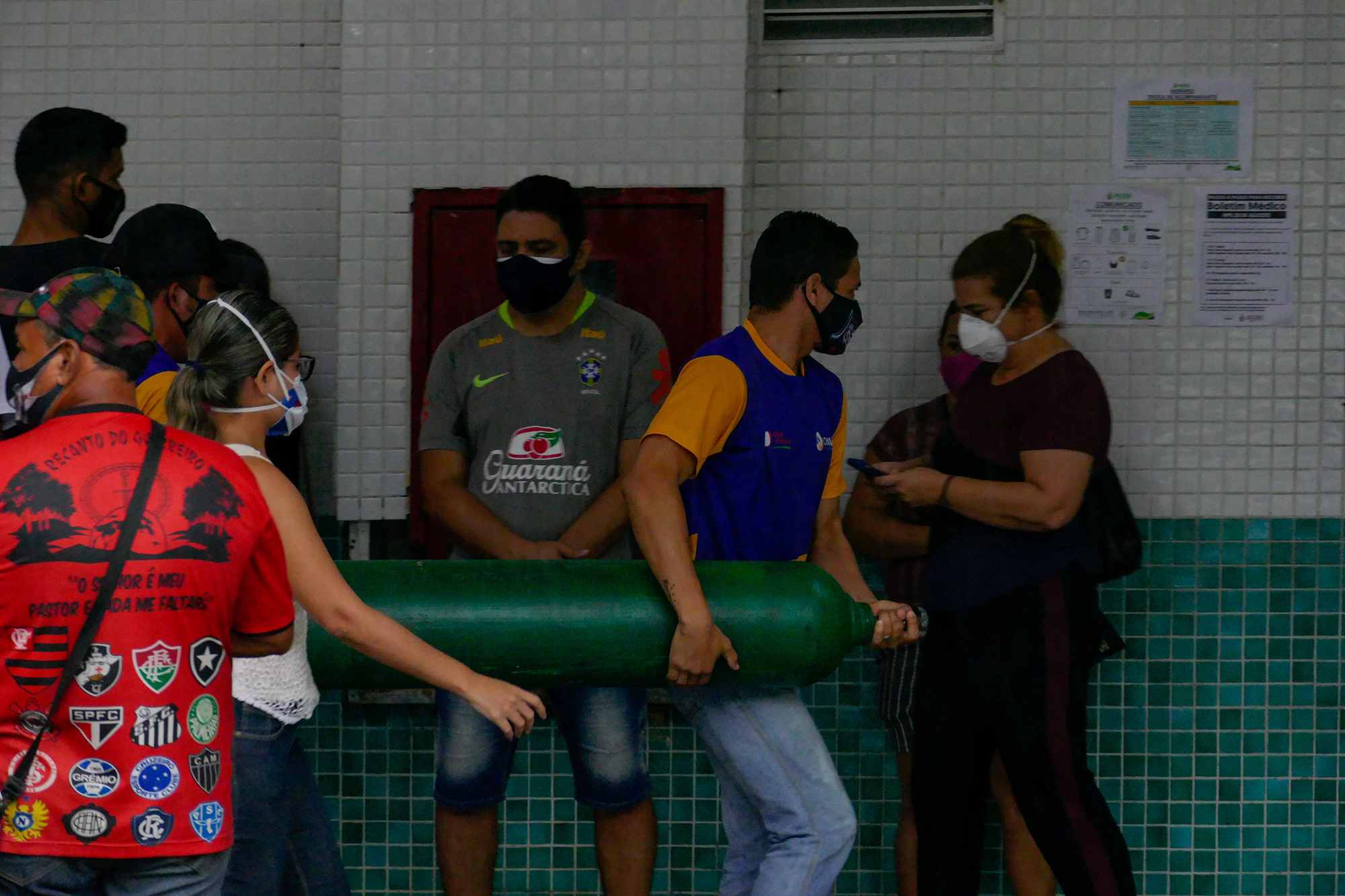 Caos na Pandemia: Sem oxigênio, pacientes morrem asfixiados em Manaus