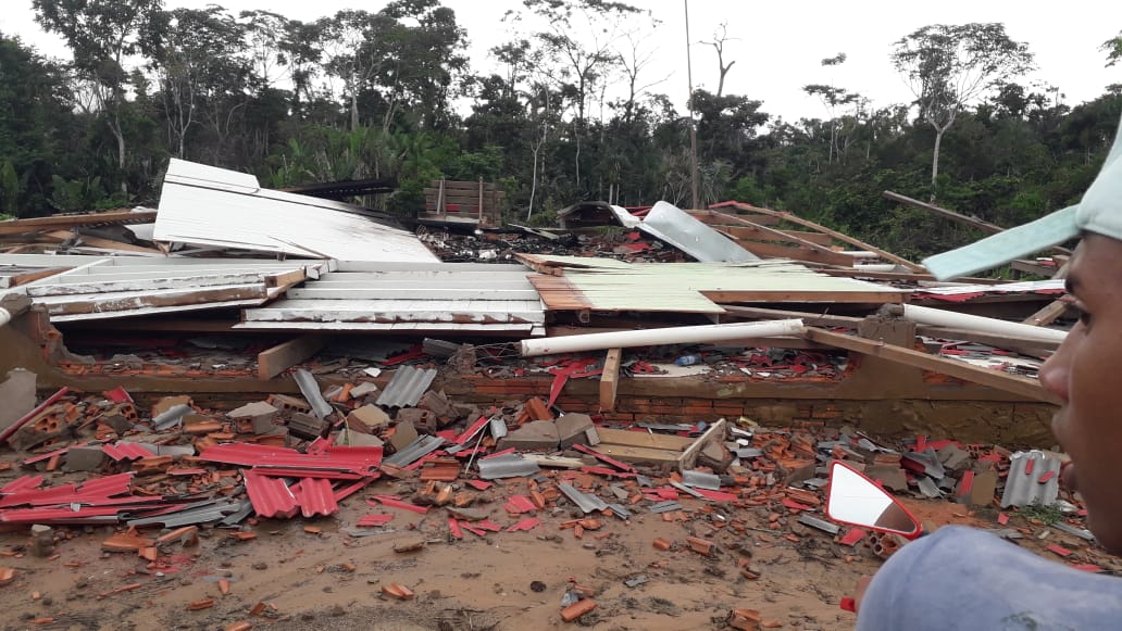 Reintegração expulsa à força 14 famílias em Boca do Acre, no sul do Amazonas