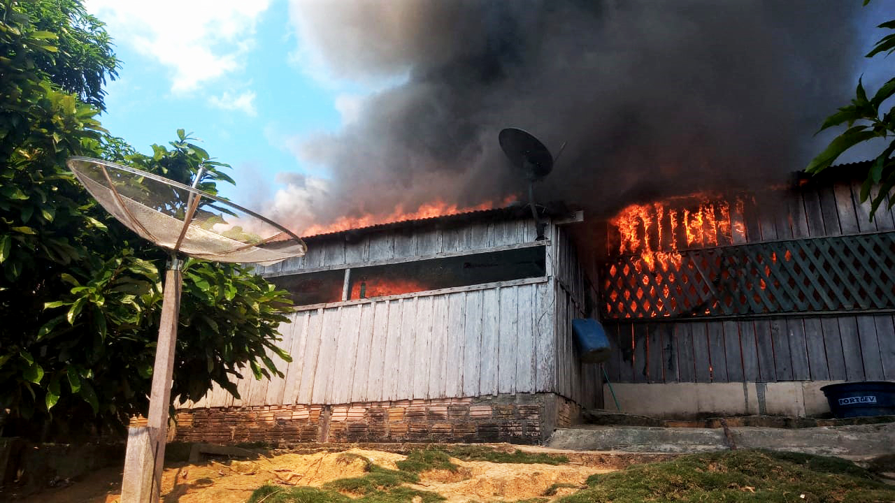 Garimpeiros atacam aldeia e incendeiam casa de liderança Munduruku