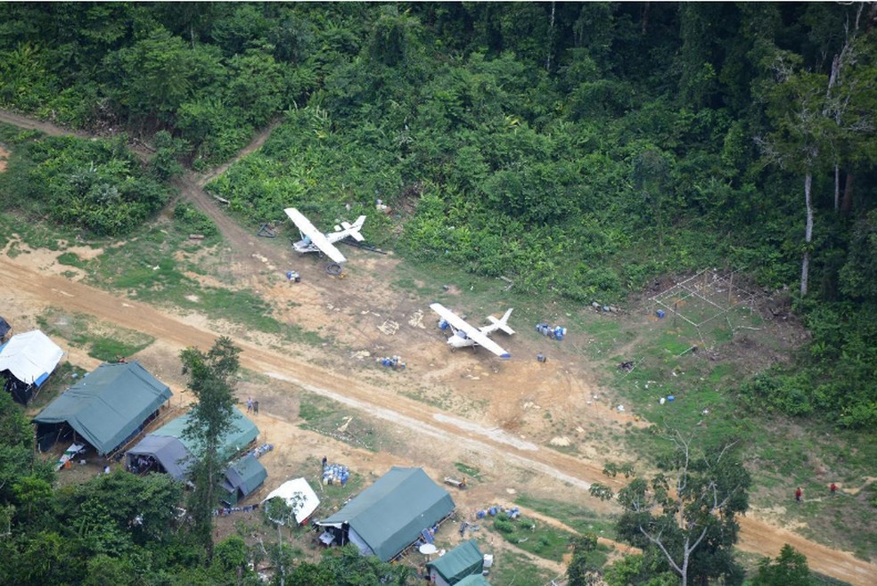 R$ 200 mil por semana: quanto fatura um piloto de aeronaves no garimpo - Amazônia Real