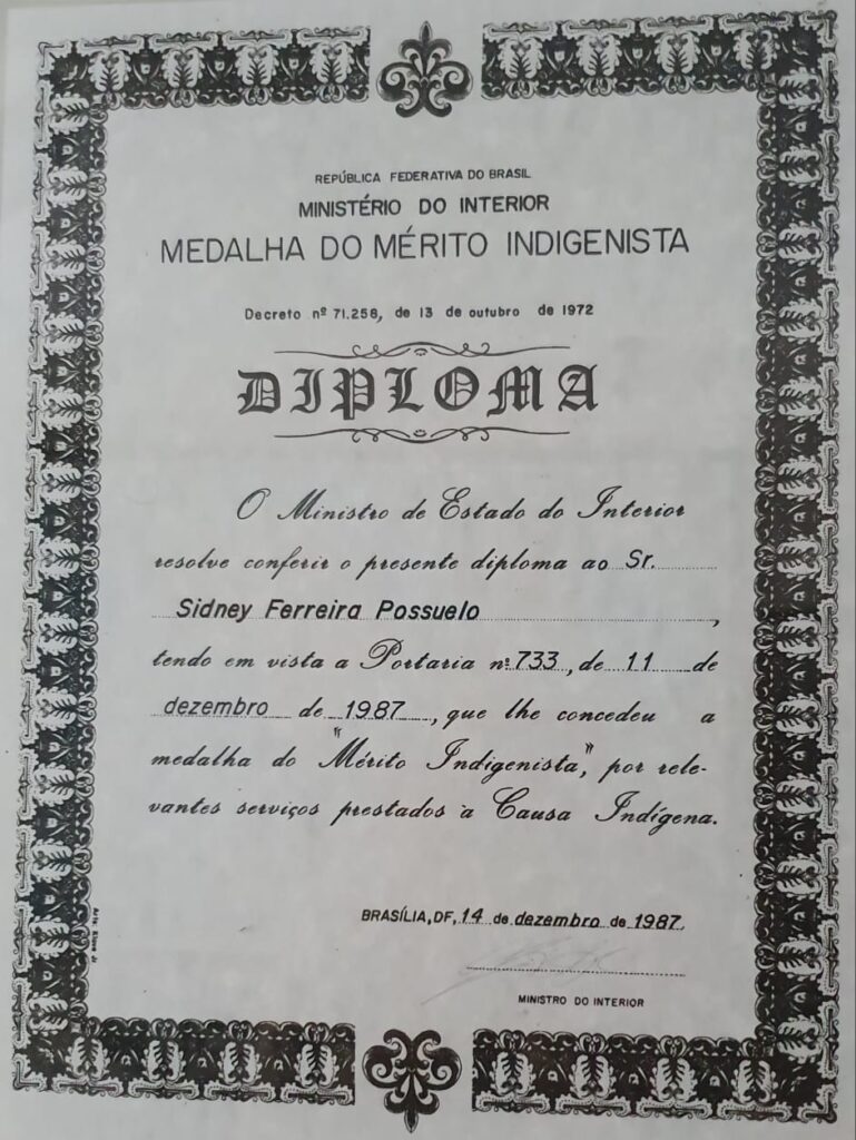 Reprodução do diploma do Mérito Indigenista, que Sydney Possuelo devolveu
