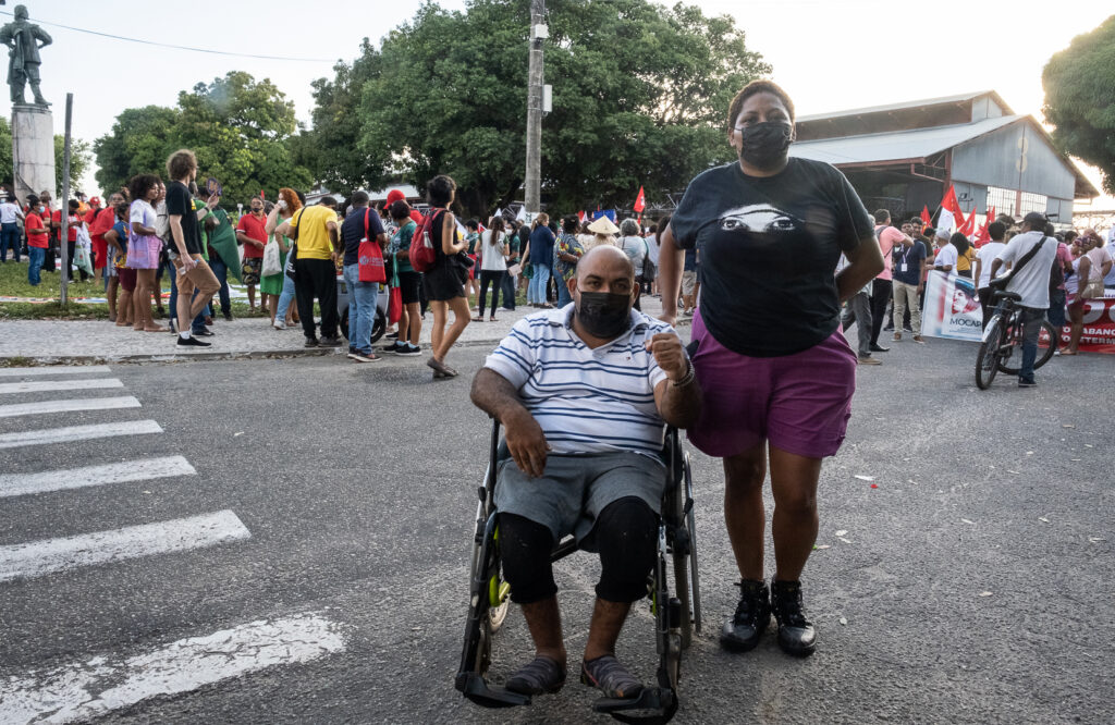 Erasmo e Natalha Teófilo, casal de defensores ameaçados de Anapu- (Foto: Cícero Pedrosa Neto/Amazônia Real)
