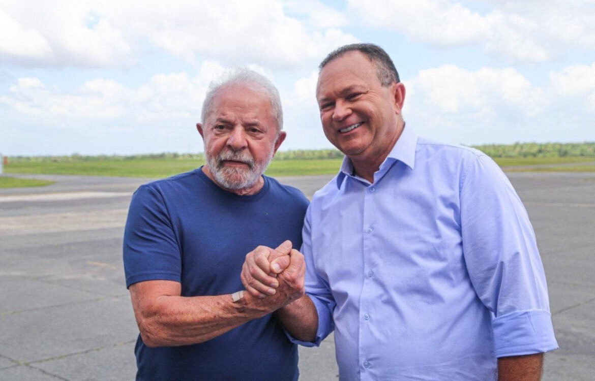 Carlos Brandão (PSB), candidato ao governo do Maranhão, ao lado do ex-presidente e candidato, Luís Inácio Lula da Silva (PT) (Foto: Divulgação/Redes sociais)