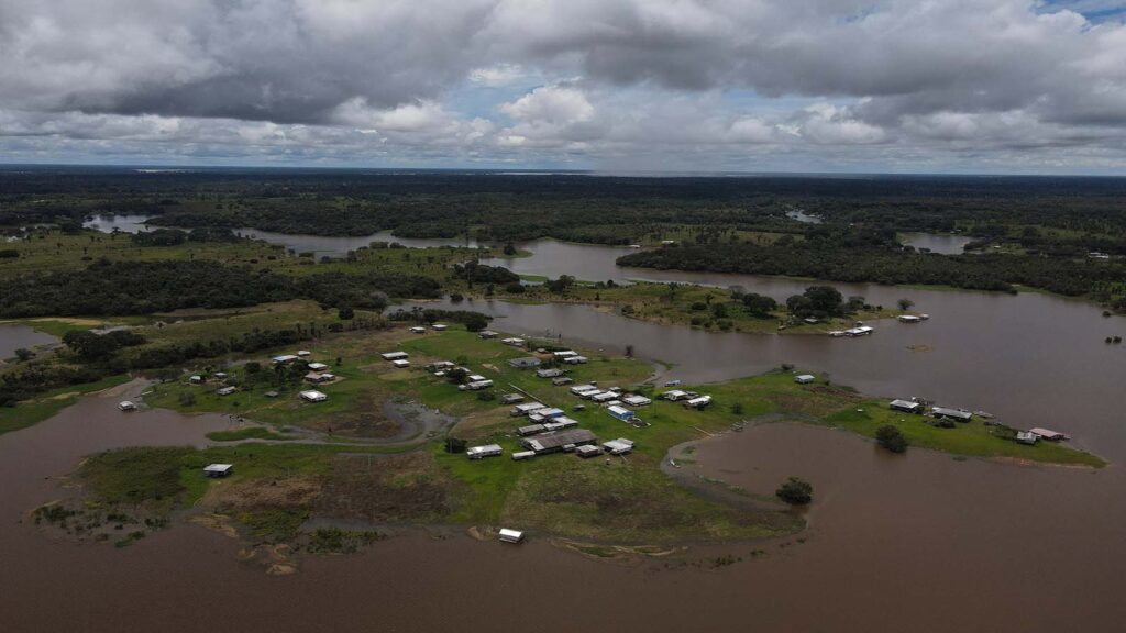 Vista aerea da comunidade Soares do povo indigena Mura, localizada no municipio de Autazes.