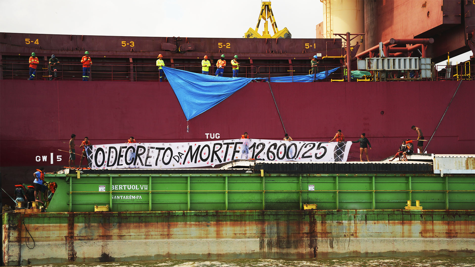 Ato em defesa do rio Tapajós e pela revogação do Decreto nº 12.600/2025 (Foto: Movimento Tapajós Vivo).
