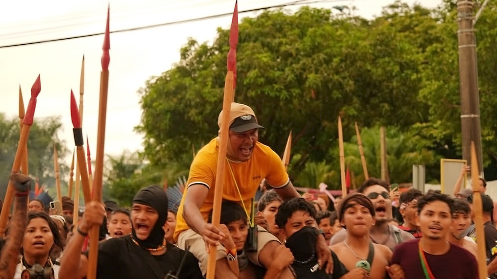 Indígenas comemoram a revogação do Decreto 12.600/2025 na saída da Cargill em Santarém (Foto: Reprodução Instagram/ Movimento Tapajós Vivo).