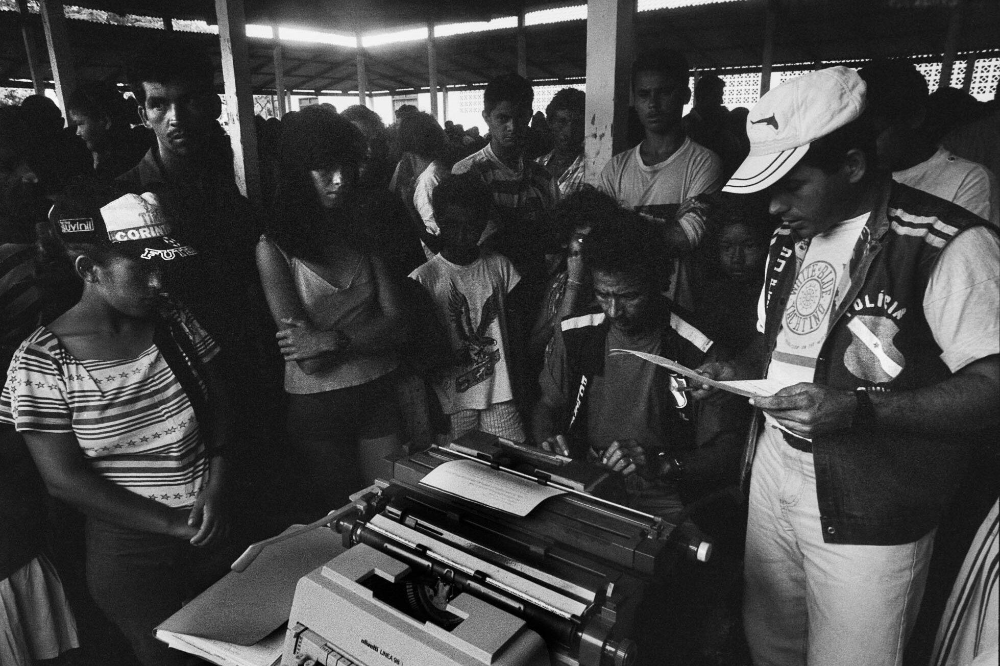 Estas fotografias fazem parte do Acervo João Roberto Ripper, um projeto associado ao ICICT/Fiocruz. Termos de uso das fotografias: Essa fotografia só poderá ser usada para fins jornalísticos, informativos, educativos, artísticos e em campanhas humanitárias. Essa imagem está resguardada por direitos autorais e jamais poderá ser usada para finalidades que atentem contra a honra, a dignidade ou de qualquer forma de ofensa à imagem do fotografado e de sua comunidade.