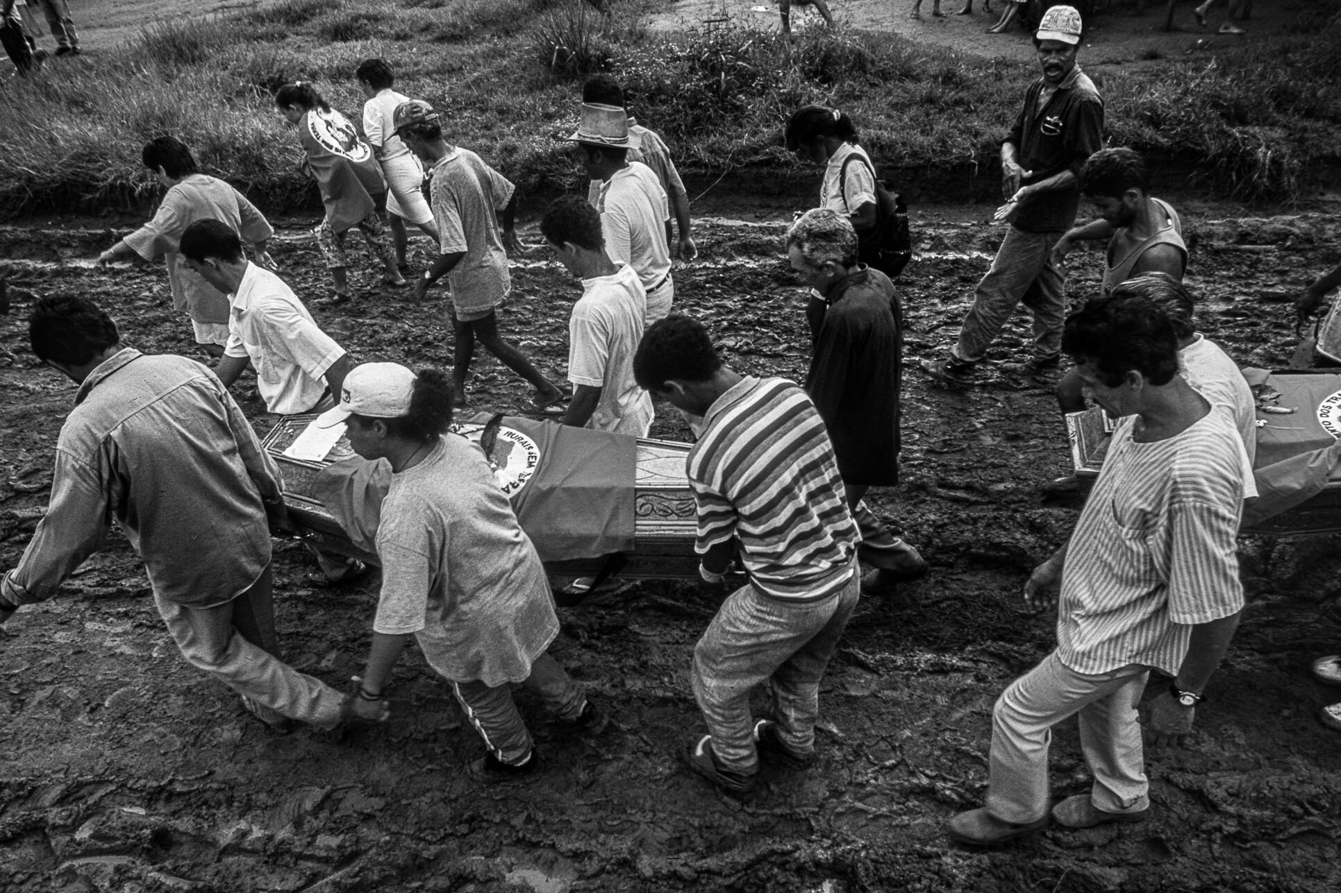 Estas fotografias fazem parte do Acervo João Roberto Ripper, um projeto associado ao ICICT/Fiocruz. Termos de uso das fotografias: Essa fotografia só poderá ser usada para fins jornalísticos, informativos, educativos, artísticos e em campanhas humanitárias. Essa imagem está resguardada por direitos autorais e jamais poderá ser usada para finalidades que atentem contra a honra, a dignidade ou de qualquer forma de ofensa à imagem do fotografado e de sua comunidade.