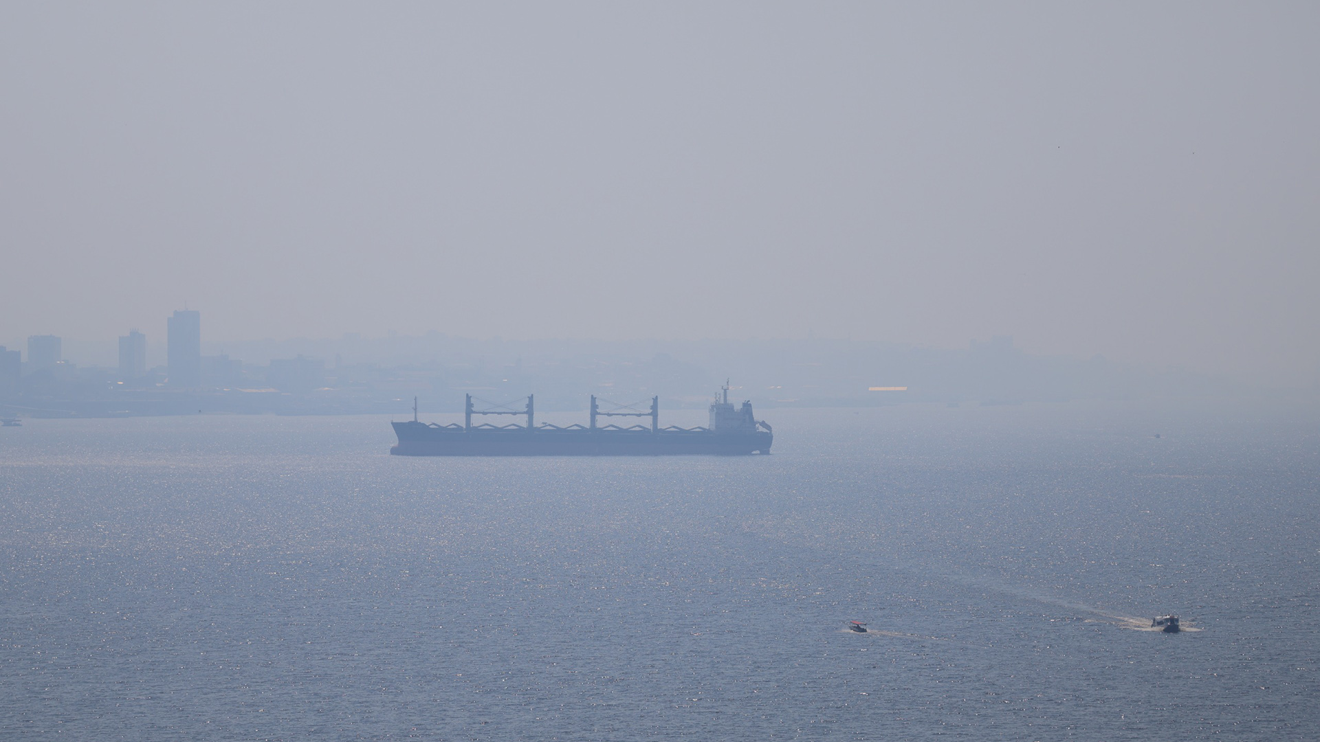 Fumaça encobre a cidade de Manaus (AM), em 08 de outubro de 2026 (Foto cedida por Michael Dantas)